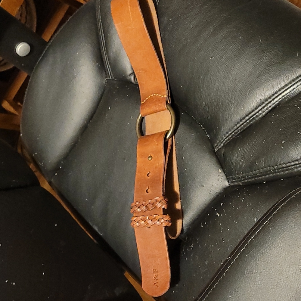 Ladies leather belt